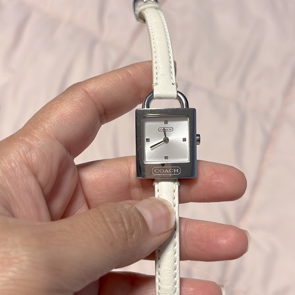 White leather belt Coach watch layered pattern - Picture 1 of 6